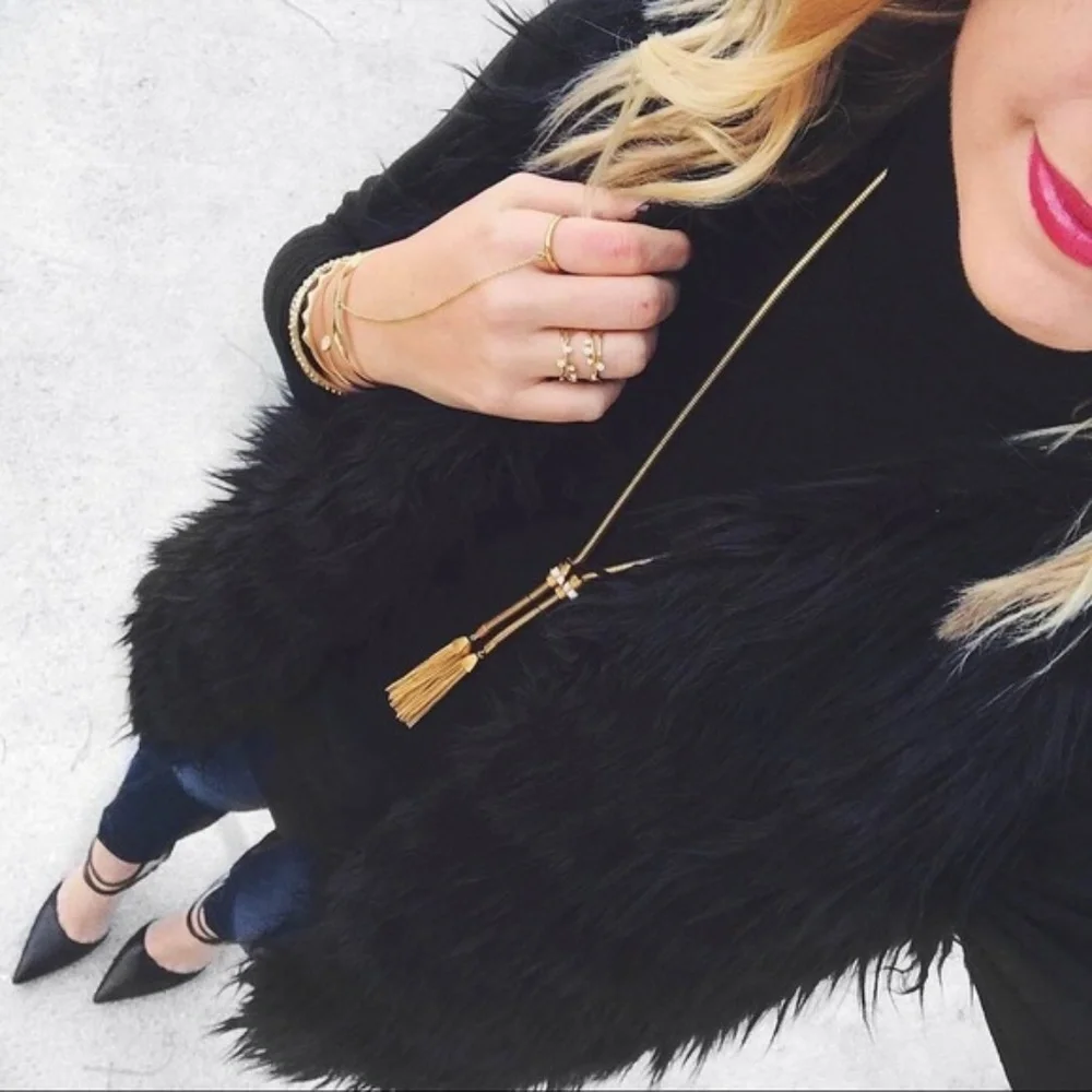 Stella and Dot | Vintage Gold Jacqueline Adjustable Slide Tassel Necklace - Picture 4 of 8